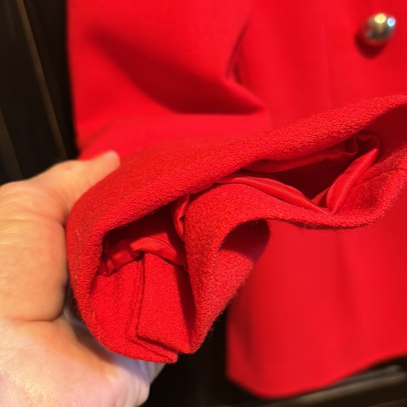 Ellen Tracy, Beautiful, Elegant Red Wool Suit - Picture 3 of 10